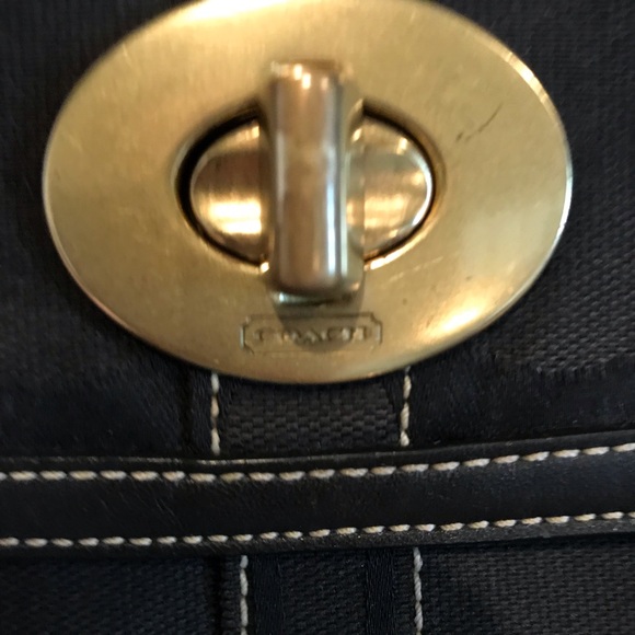 Coach purse - Picture 4 of 5